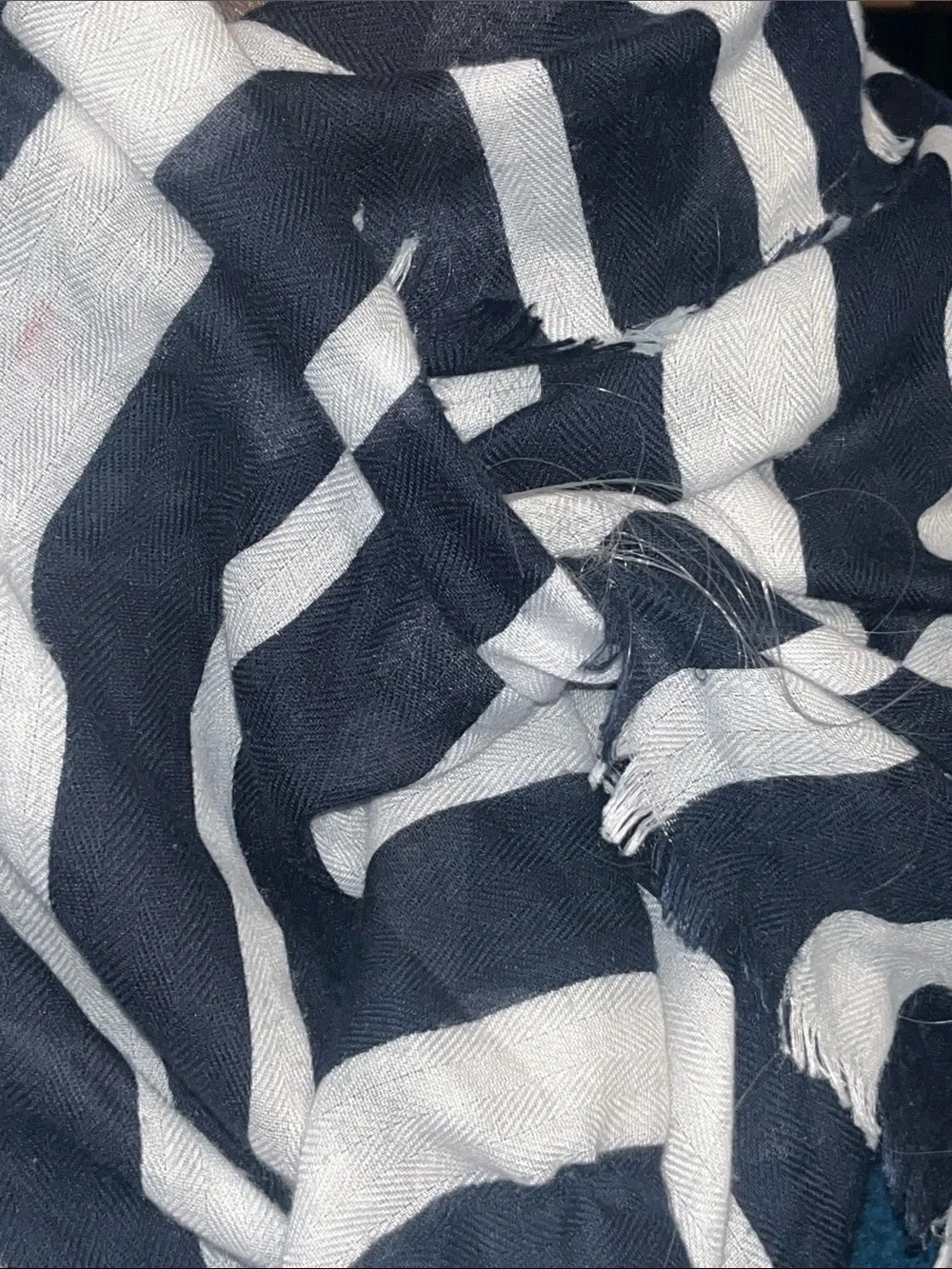 Black & White Striped Women's Wrap Scarf - Lightweight Everyday Shawl / Wrap S26